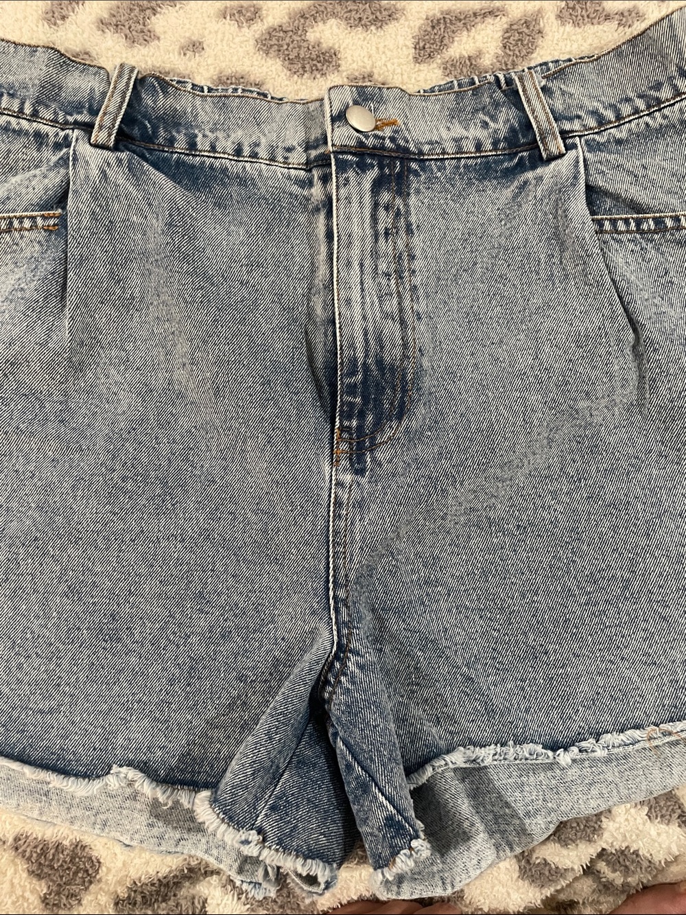 Sunday Edition High-Rise Light Blue Denim Shorts with Raw Hem Size Large NWT - Picture 2 of 6